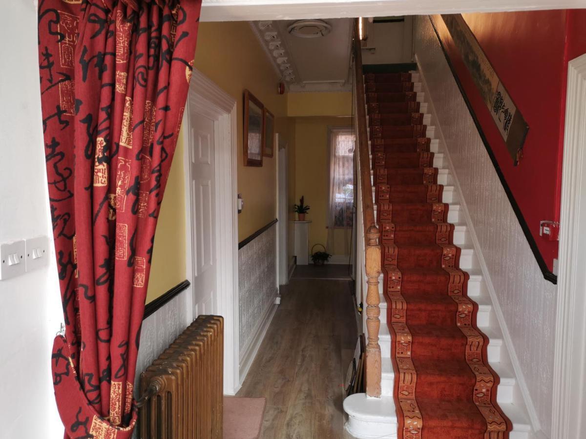 Отель Lincoln House Борнмут Экстерьер фото